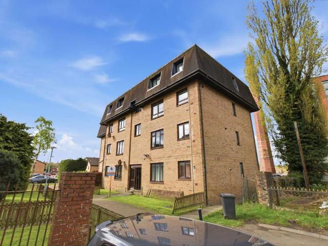 Flat for sale in Glenburn, Scotland