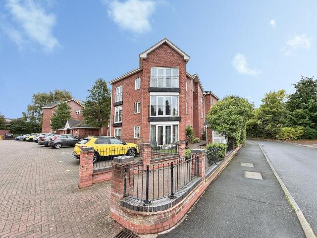 Flat for sale in Haygate, Wellington