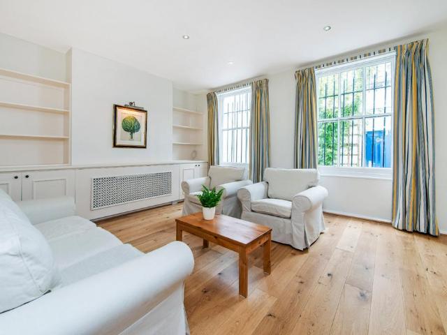 Flat for sale in Pimlico, Greater London