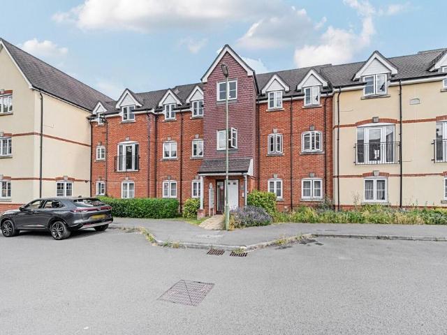 Flat for sale in Bolton Low Houses, Hampshire