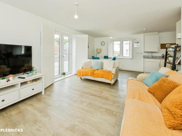 Flat for sale in Forge Wood, Glynde
