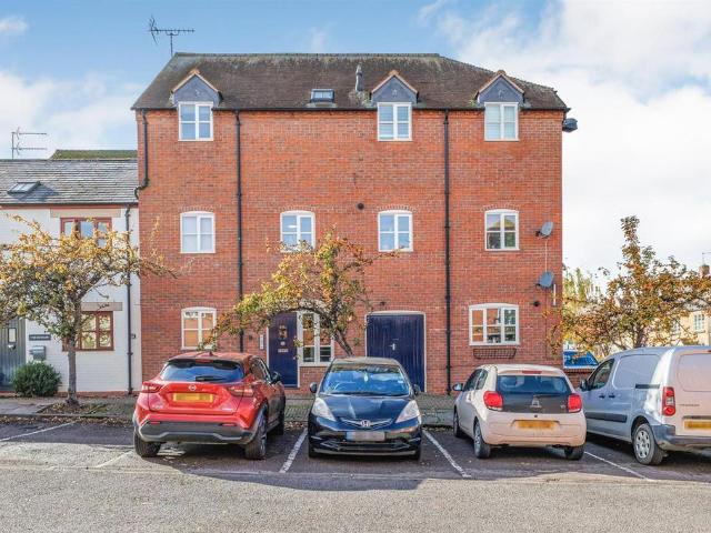 Flat for sale in Shipston on Stour, Alderminster