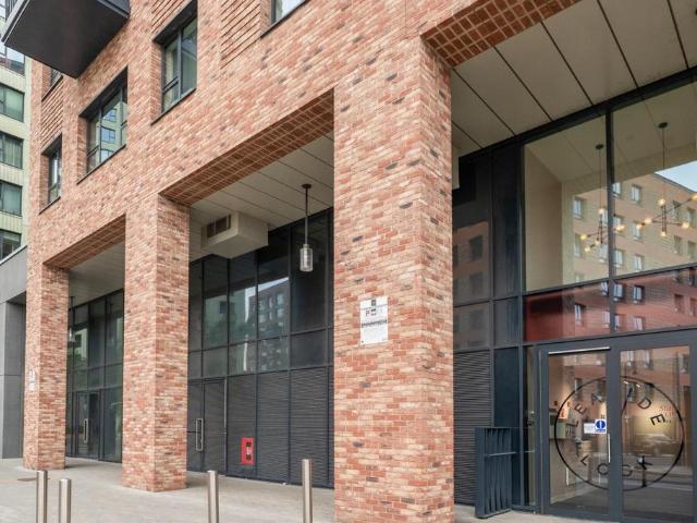 Flat for sale in Bromley-by-Bow, Bow