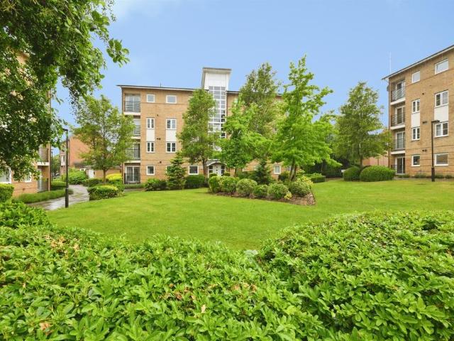 Flat for sale in Stanborough, Fretherne