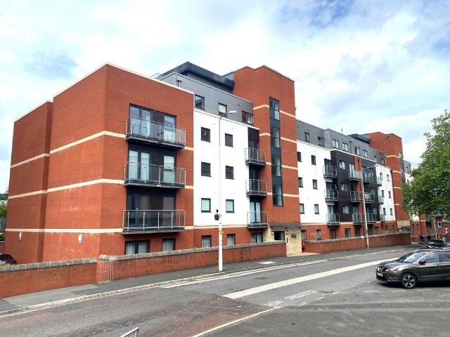 Flat for sale in Avenham, Higher Bartle