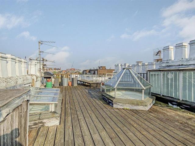 Flat for sale in Notting Hill, Greater London