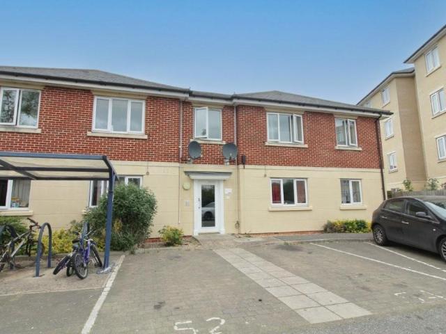 Flat for sale in Key Street, Suffolk