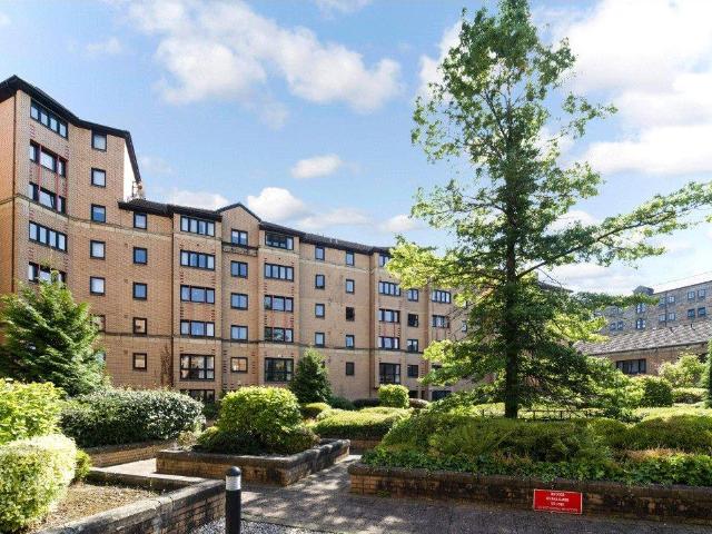 Flat for sale in Merchant City, Scotland