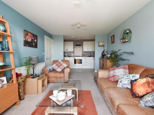 Flat for sale in St Helen's, Guestling Green