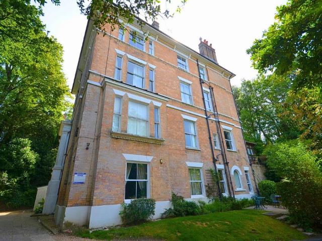 Flat for sale in West Cliff, Bournemouth