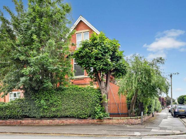 Flat for sale in Abbey Park, Barton In Fabis