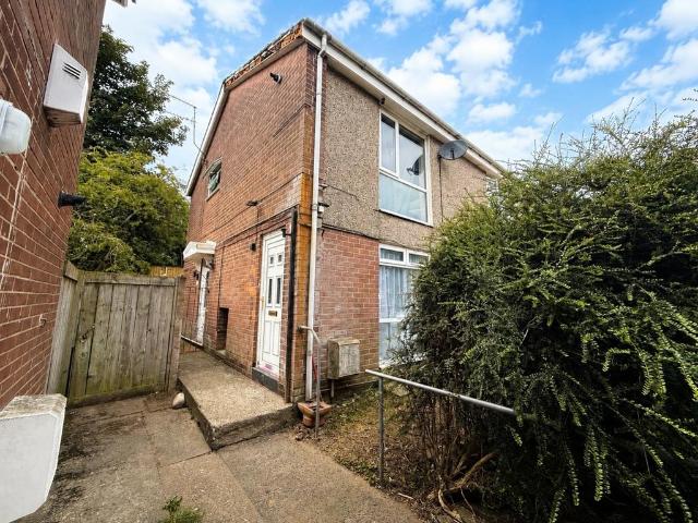 Flat for sale in Hollycarrside, Sunderland