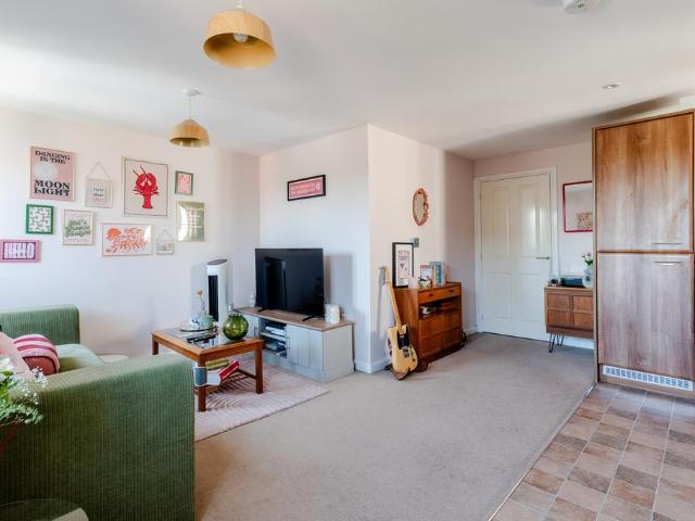 Flat for sale in Feckenham, City Of Bristol