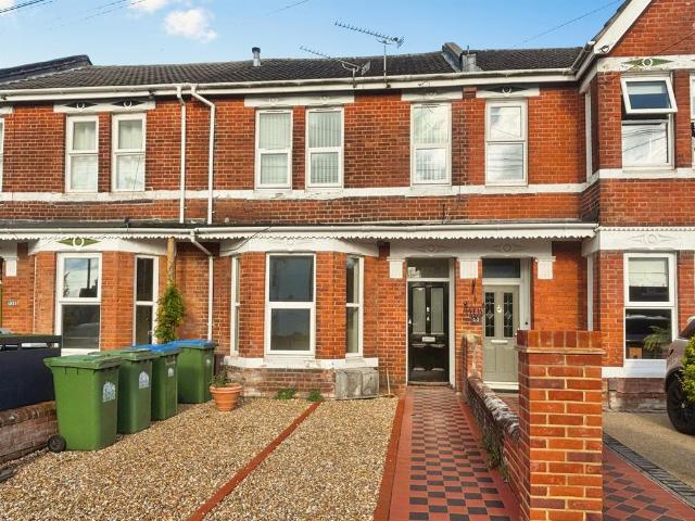 Flat for sale in Hill, Southampton