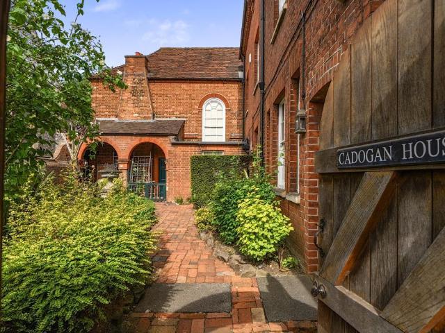 Flat for sale in Reading