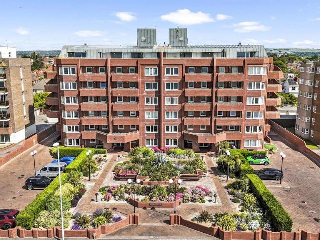 Flat for sale in West Worthing, Worthing