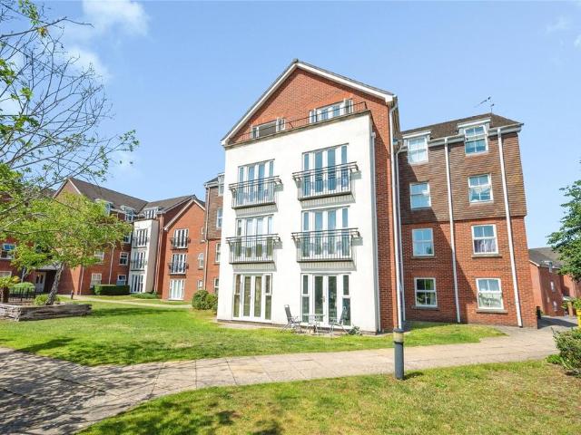 Flat for sale in Woodloes Park, Green Close