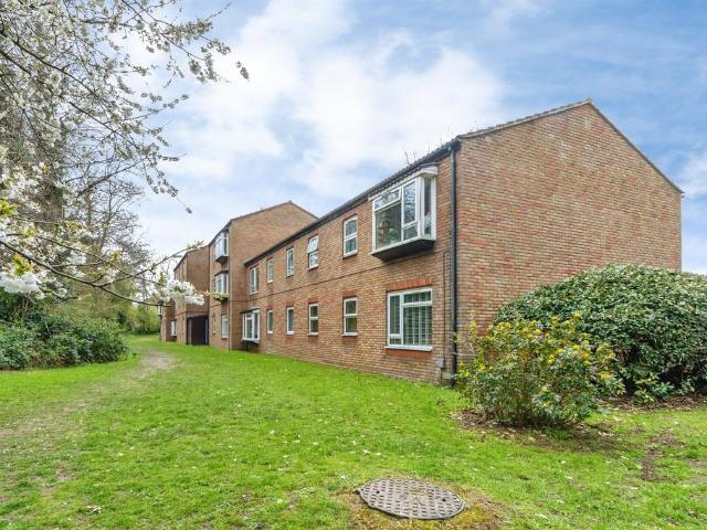 Flat for sale in Fishers Green, Shephall