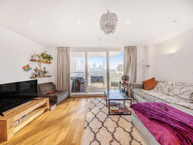 Flat for sale in Bromley-by-Bow, Poplar Grove