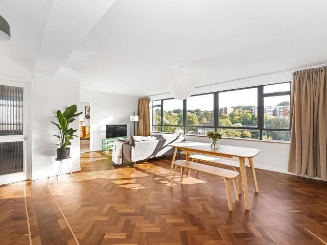 Flat for sale in Upper Sydenham, Greater London