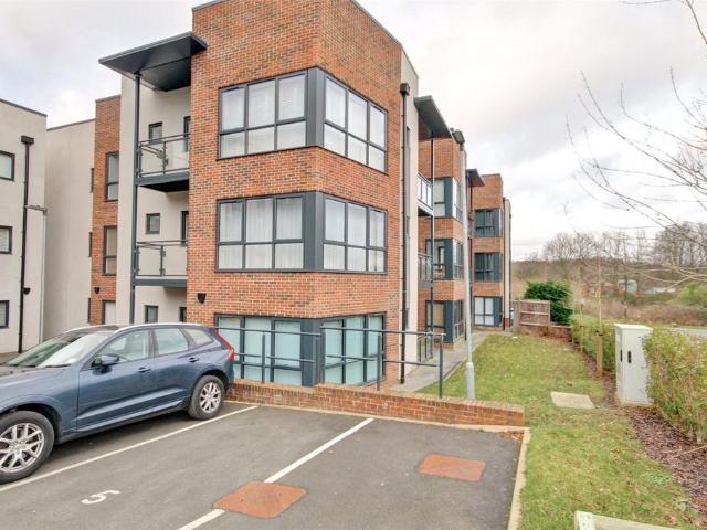 Flat for sale in Durham, Claypath