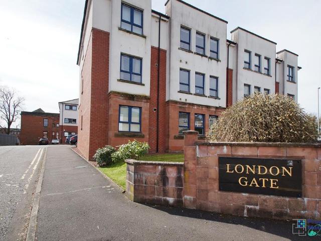 Flat for sale in New Farm Loch, Crookedholm