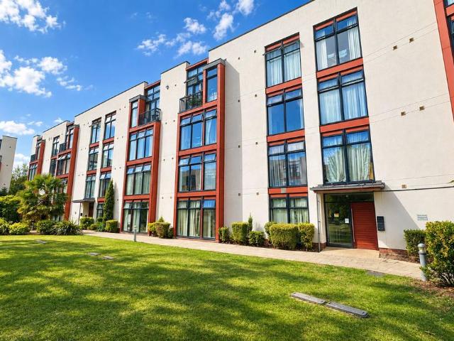 Flat for sale in Georgia, Greater Manchester