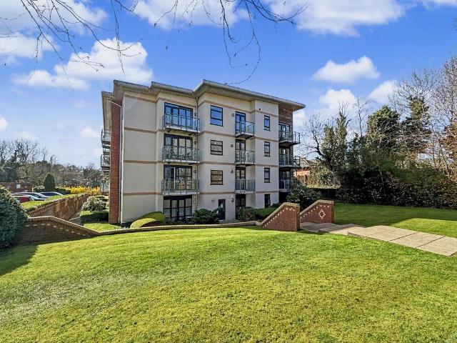 Flat for sale in Chapel Field, Bury