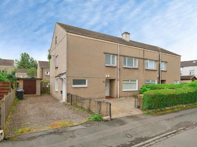 Flat for sale in Hillington, Scotland