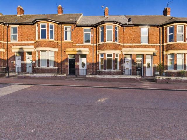Flat for sale in Bensham, Tyne And Wear