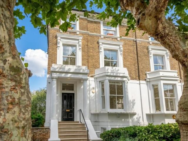 Flat for sale in Maitland Park, Greater London