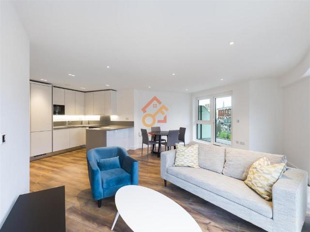 Flat for sale in London Borough of Ealing, Greater London