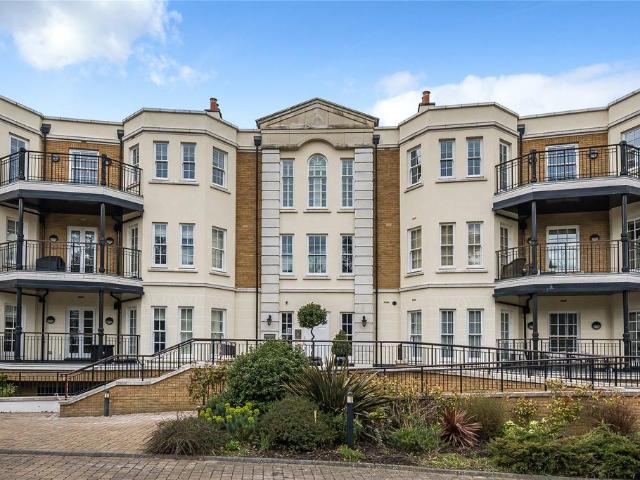 Flat for sale in Greater London
