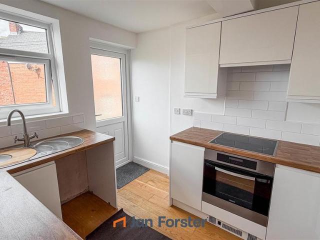 Flat for sale in Low Fell, Tyne And Wear