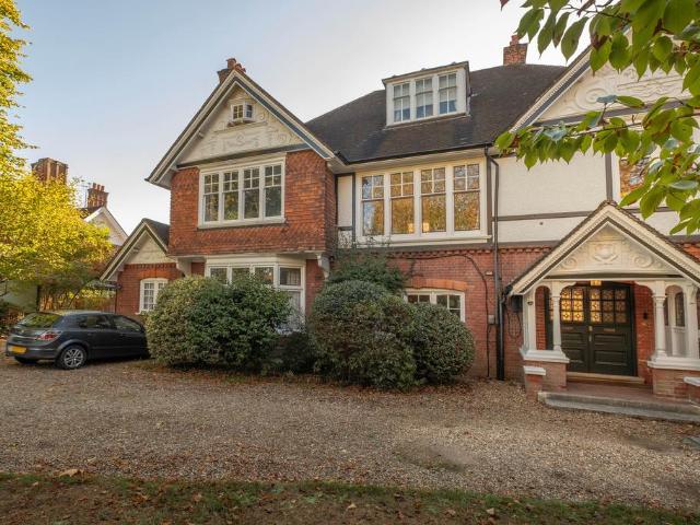 Flat for sale in Royal Borough of Kingston upon Thames, Greater London