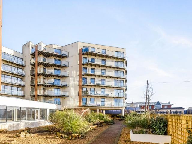Flat for sale in Fishersgate, West Sussex
