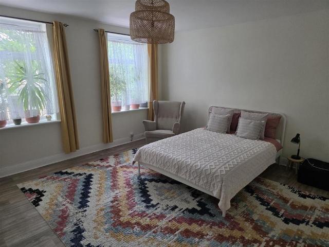 Flat for sale in Upper Walthamstow, Greater London