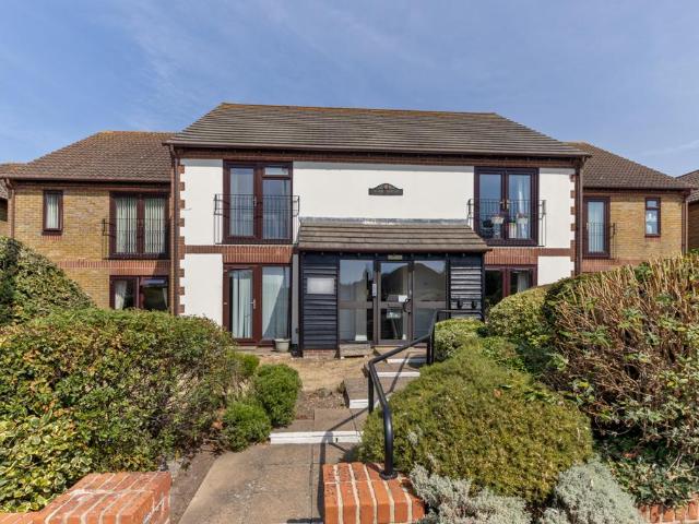 Flat for sale in Rose Green, Clapham