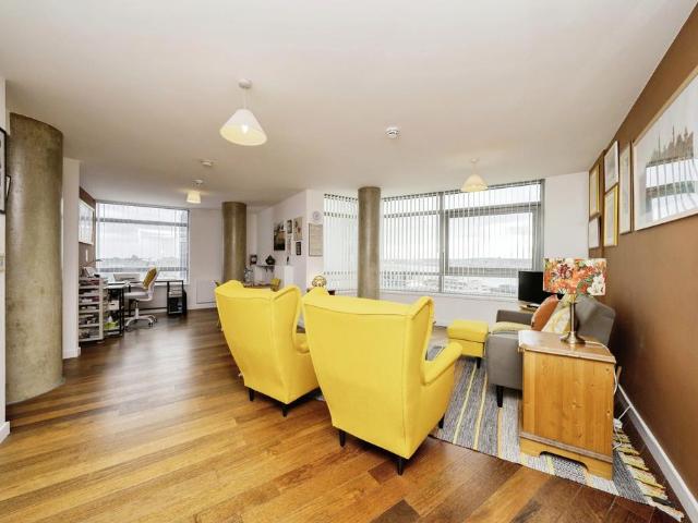 Flat for sale in Calderstones