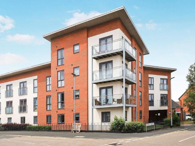 Flat for sale in Oxley, West Midlands