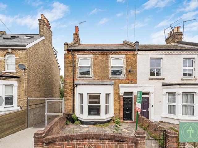 Flat for sale in London Borough of Barnet, Greater London