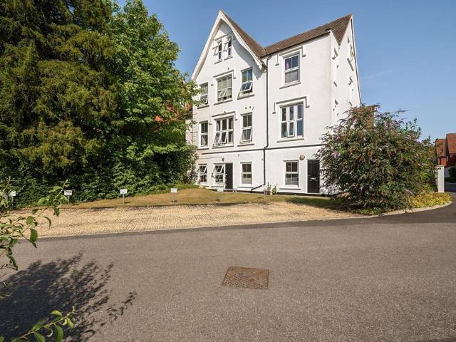 Flat for sale in Abbotswood, Westborough