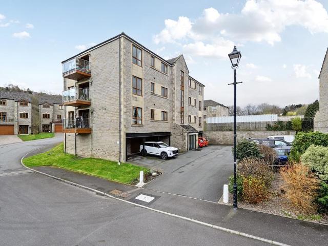 Flat for sale in Holme Valley, Holmfirth