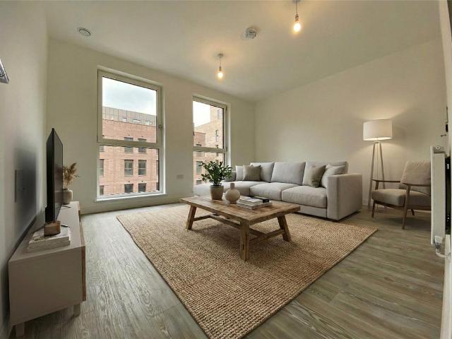 Flat for sale in Upton Park, Greater London
