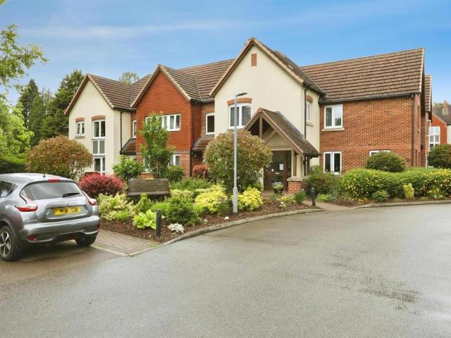 Flat for sale in Hallcroft, Costhorpe