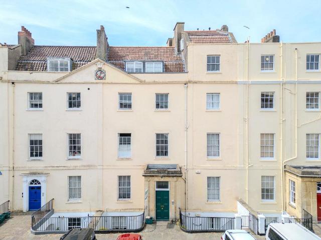 Flat for sale in Hotwells, Feckenham