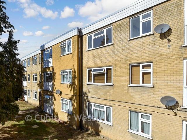 Flat for sale in London Borough of Sutton, Greater London