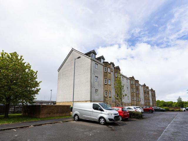 Flat for sale in Rutherglen, Scotland