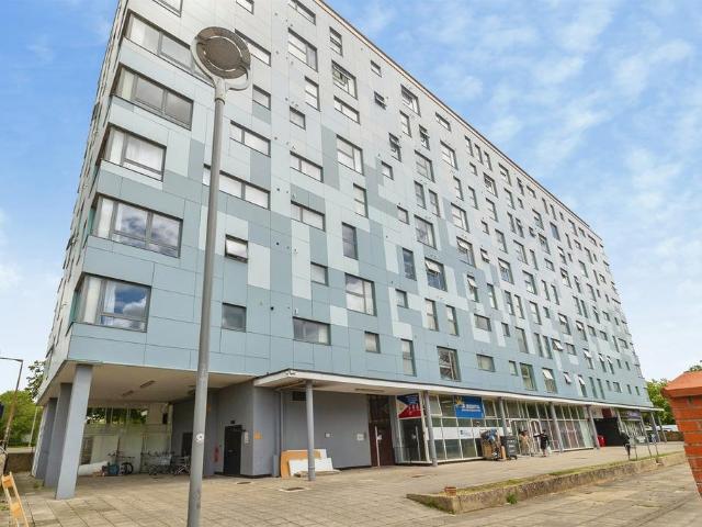 Flat for sale in Bletchley and Fenny Stratford, Bletchley