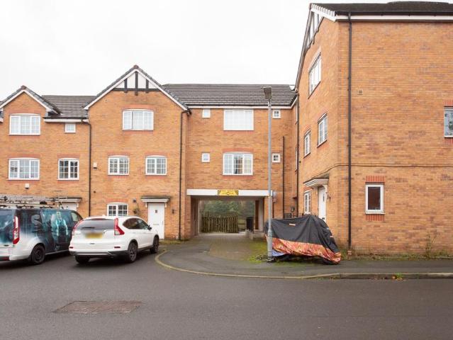 Flat for sale in Lee Bank, Greater Manchester